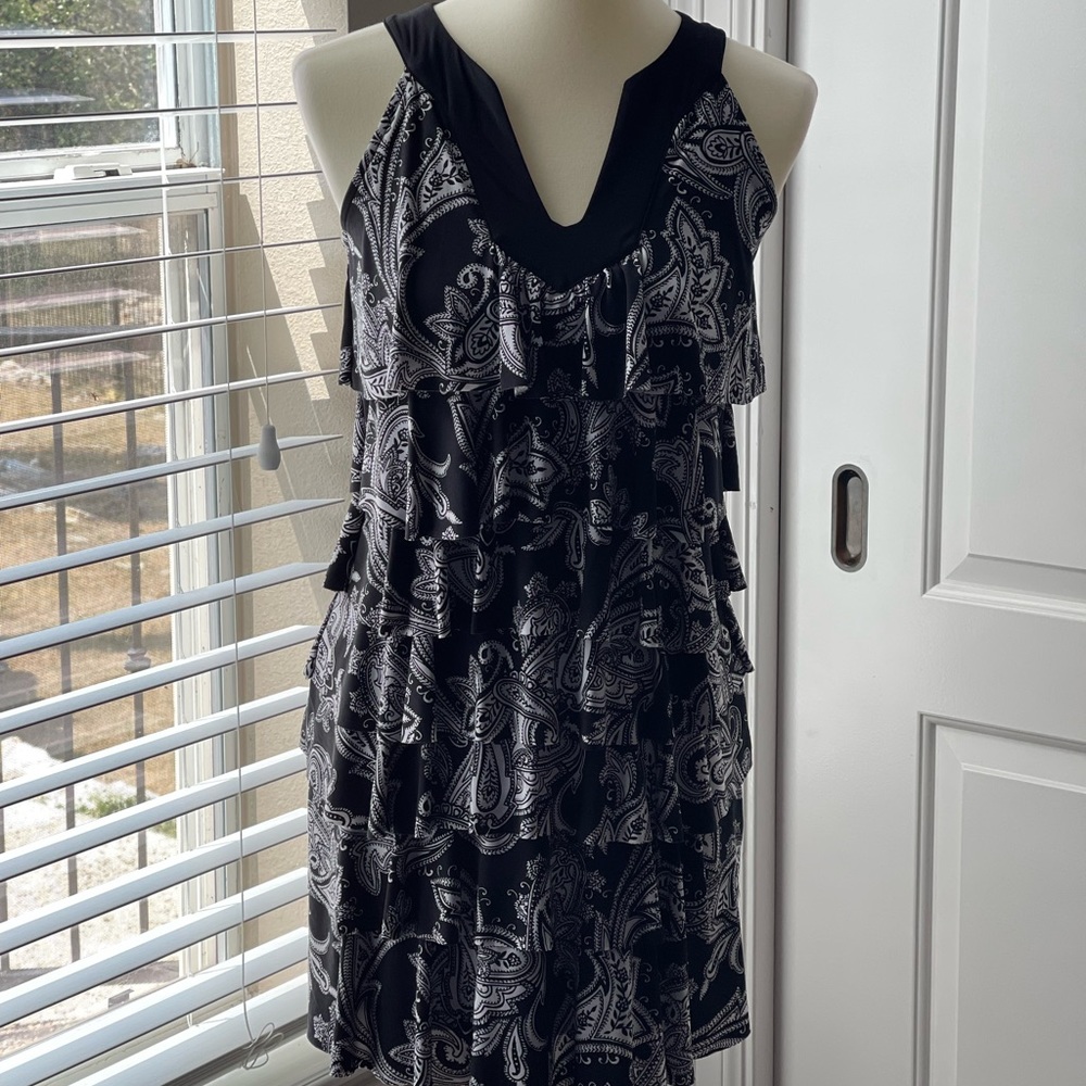 White House Black Market top XS (fits 0-4)